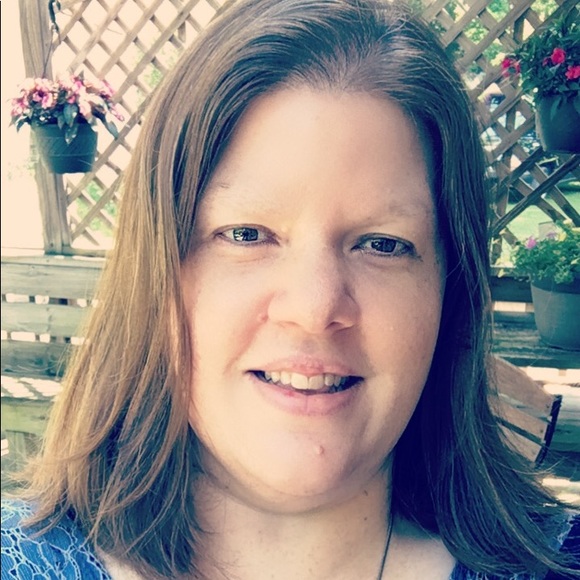 Meet your Posher, Amanda - Picture 1 of 1